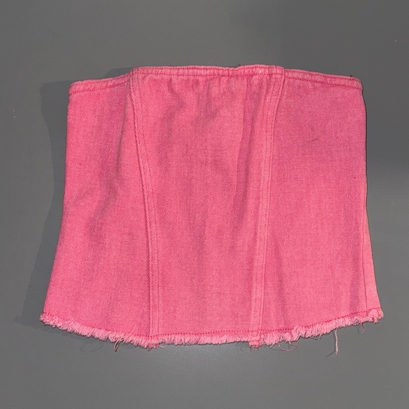 PINK DENIM SET W/ CORSET TOP
DOMONIQUE STRAPLESS DENIM TOP
DOMONIQUE DENIM SHORT - Picture 4 of 8